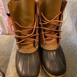 Womens 8” bean boots